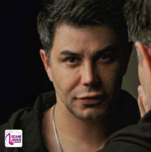 مهدی حسینی مد شده همه عمل کنن همدیگه رو بغل کنن
