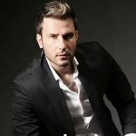 دانلود آهنگ منو تو مثل شمع و پروانه عاشقونه مستانه مهدی احمدوند
